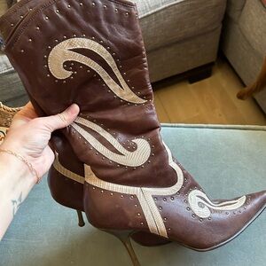 Vintage Spring brown boots